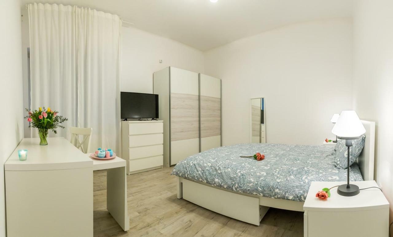 White Nights Of Old Town Bucharest Apartment Luaran gambar