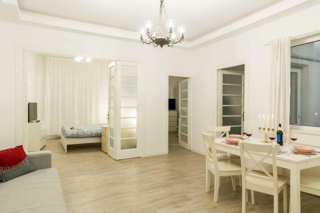 White Nights Of Old Town Bucharest Apartment Luaran gambar