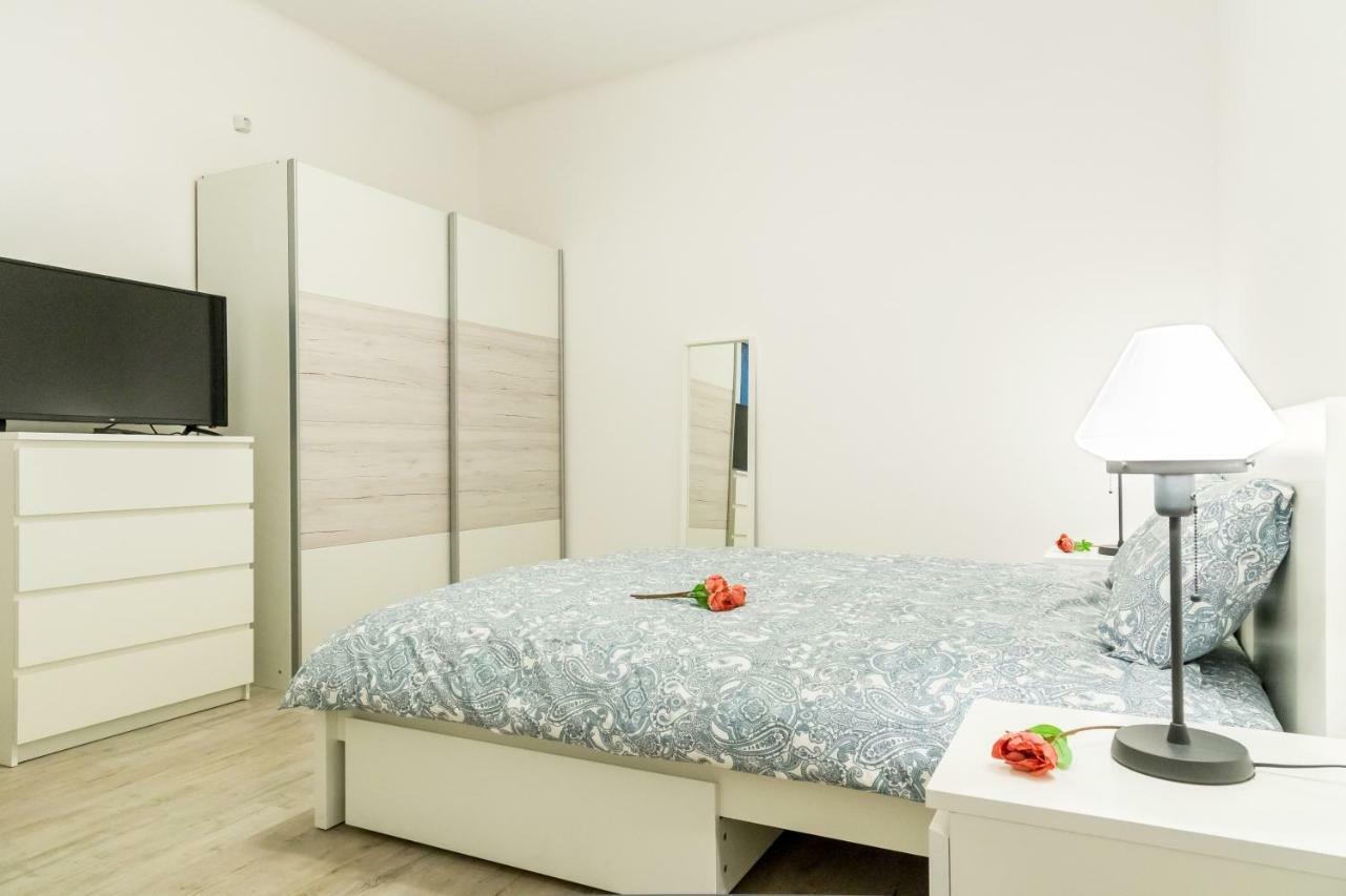 White Nights Of Old Town Bucharest Apartment Luaran gambar