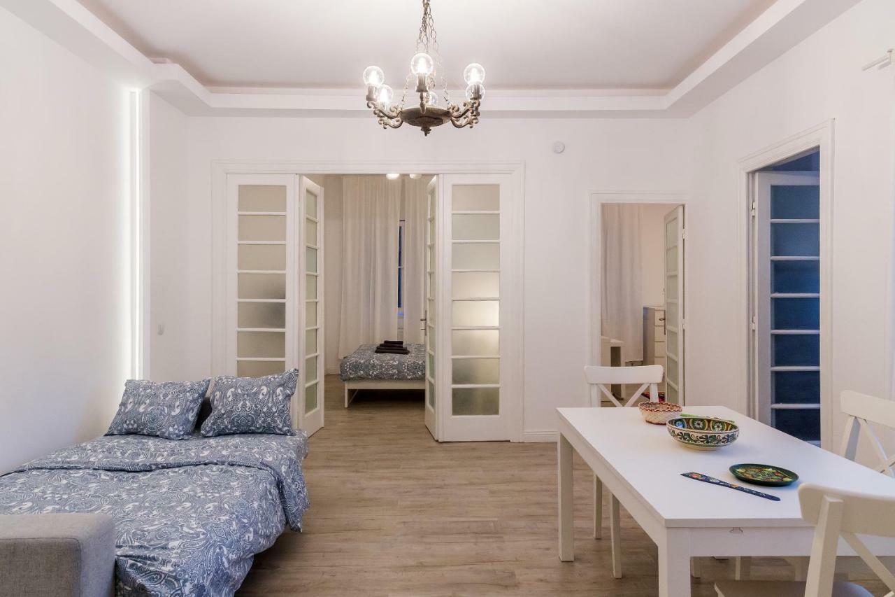 White Nights Of Old Town Bucharest Apartment Luaran gambar