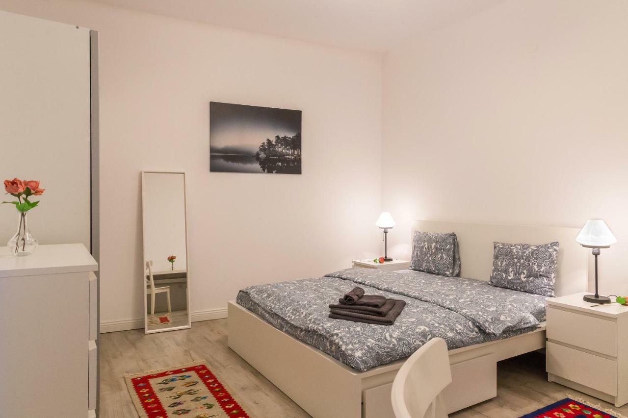 White Nights Of Old Town Bucharest Apartment Luaran gambar